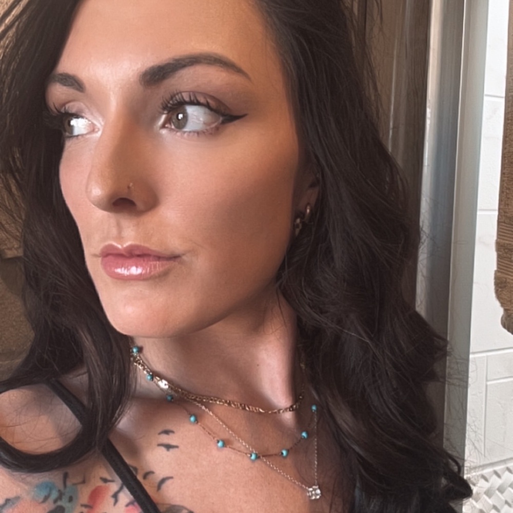 Meet your Posher, Courtney